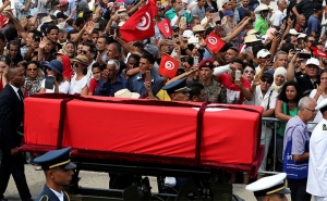 تونس تودع رئيسها: مات الباجي وبقي الوطن