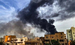اشتباكات وحريق في محيط مجمع للصناعات العسكرية في الخرطوم