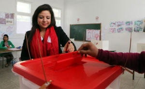 تونس تنتخب رئيسها القادم: باردو ...اقبال متوسط وتطلعات إلى التغيير