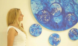 "الولادة وإعادة الولادة" معرض شخصي لمنى حشاني في فضاء "سانت كروا"