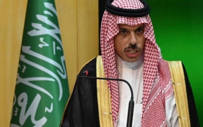 وزير الخارجية السعودي يدعو طرفي صراع السودان إلى وقف التصعيد