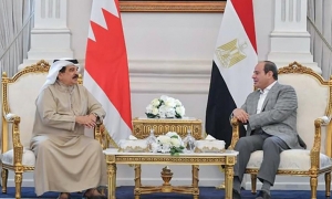 الرئيس المصري وملك البحرين يبحثان قضايا إقليمية ودولية