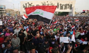 معركة تجديد الرئاسات الثلاث تخيم على المشهد العراقي مع تصاعد الاحتجاجات 