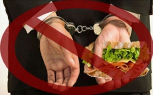 تحليل إخباري:   تونس تسجن المجاهرين بالإفطار في رمضان !