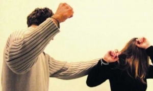 العنف... وجرائم قتل النساء في ارتفاع