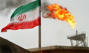 لبنان: إيران تبدي استعداداها لتقديم 600 ألف طن من الوقود للبنان