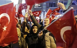 الأزمة التركية الأوروبية: أردوغان بين مطرقة الاستفتاء و سندان الأكراد