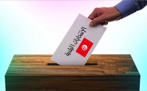 الانتخابات البلدية، القائمات المرشحة في تونس الكبرى وفي الشمال الغربي والشرقي:  864 قائمة تتنافس في 144 بلدية، النهضة والنداء في كل الدوائر و15 دائرة دون مستقلين و69 دون جبهات انتخابية