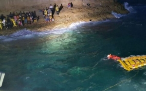 قبالة لامبيدوزا.. خفر السواحل الإيطالي يُنقذ 45 مهاجرا