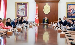 رئيسة الحكومة تشرف على جلسة عمل وزارية
