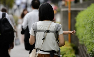 اليابان تعتزم إنفاق 25 مليار دولار على العائلات لزيادة المواليد