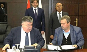 مصر وموسكو توقعان اتفاقية إنشاء مصانع صيانة عربات القطارات الروسية