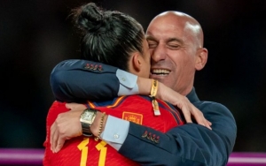 على خطى نويل لوغرايت: إسبانيا تدفع رئيس اتحاد كرة القدم إلى الاستقالة
