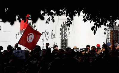 في الذكرى العاشرة للثورة : الأمــل بــــاق