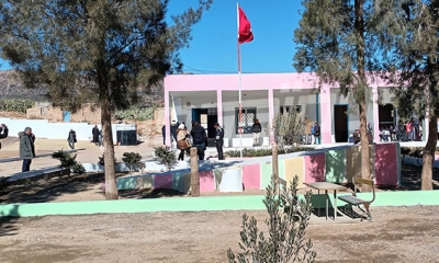 تهيئة مدرسة في سفح جبل الشعانبي